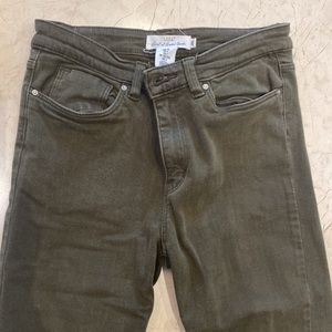 Dark green fitted pants